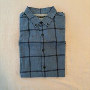 Banana Republic Men’s Long Sleeve Button-Down Shirt